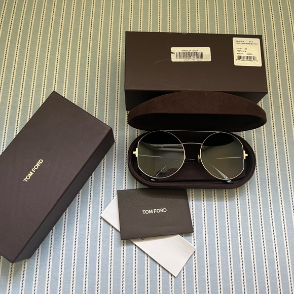 New in box Tom ford dolly sunglasses Dolly Shiny Rose Gold / Gradient Smoke main image 4